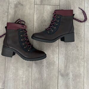 Women’s size 7.5 Combat Ankle Boots